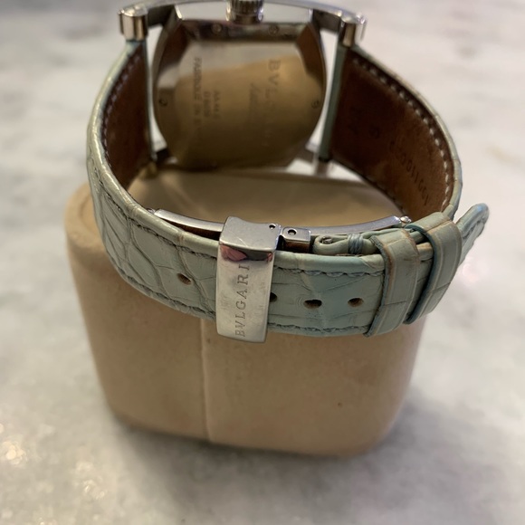 Bvlgari Womens Assioma SS Mother of Pearl Lt Blue leather with pave diamonds - Picture 8 of 10